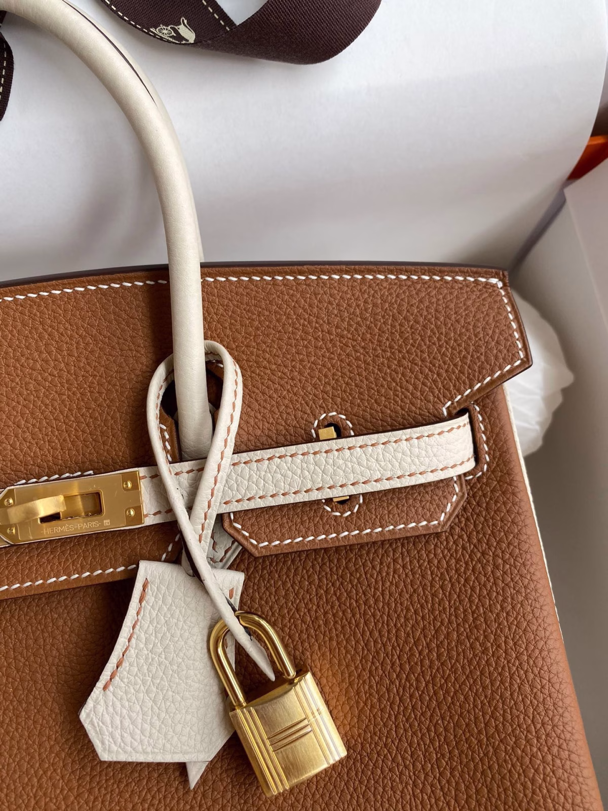 Hermes HSS Birkin 25 Bicolor Bag in Gold and Craie Clemence Leather - Image 7