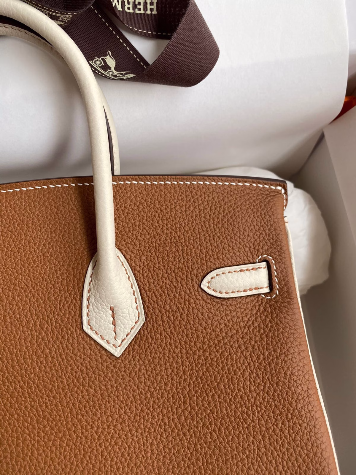 Hermes HSS Birkin 25 Bicolor Bag in Gold and Craie Clemence Leather - Image 8