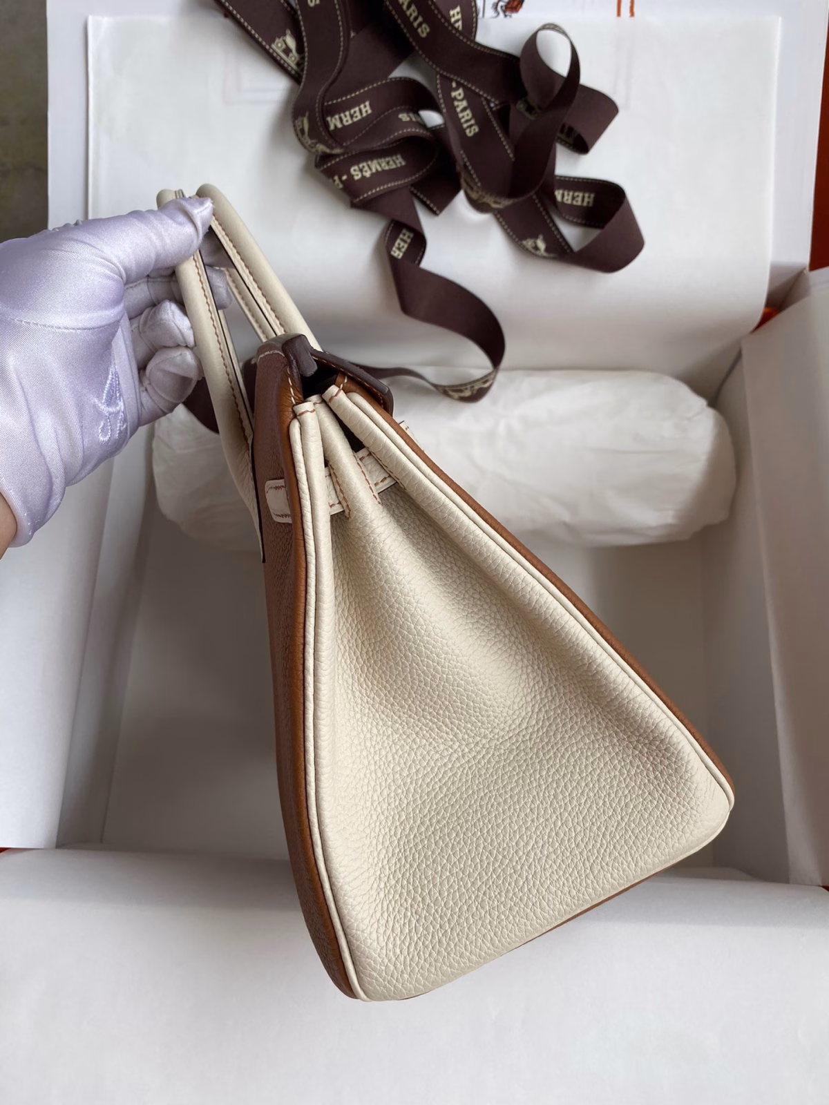 Hermes HSS Birkin 25 Bicolor Bag in Gold and Craie Clemence Leather - Image 9