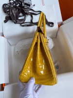Hermes Birkin 25 Handmade Bag In Yellow Crocodile Niloticus Shiny Skin - Image 3