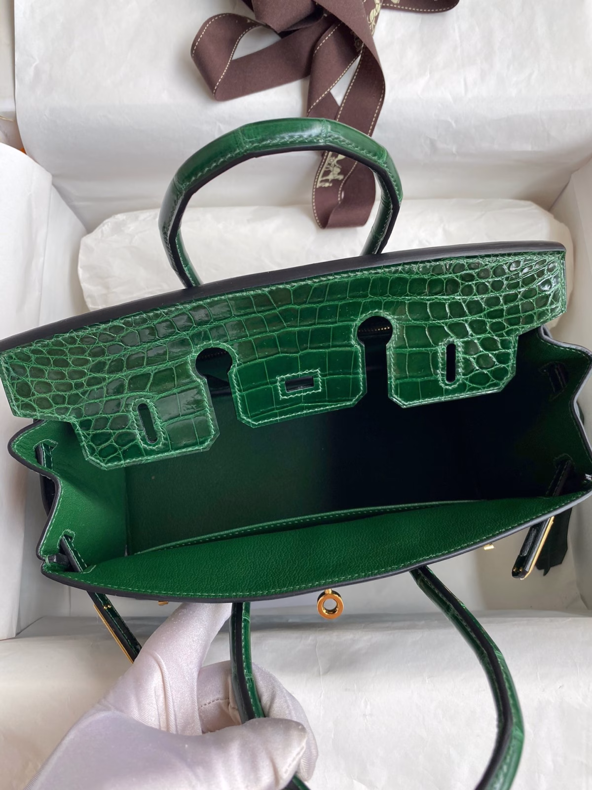 Hermes Birkin 25 Handmade Bag In Malachite Crocodile Niloticus Shiny Skin - Image 3