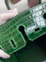 Hermes Birkin 25 Handmade Bag In Malachite Crocodile Niloticus Shiny Skin - Image 4