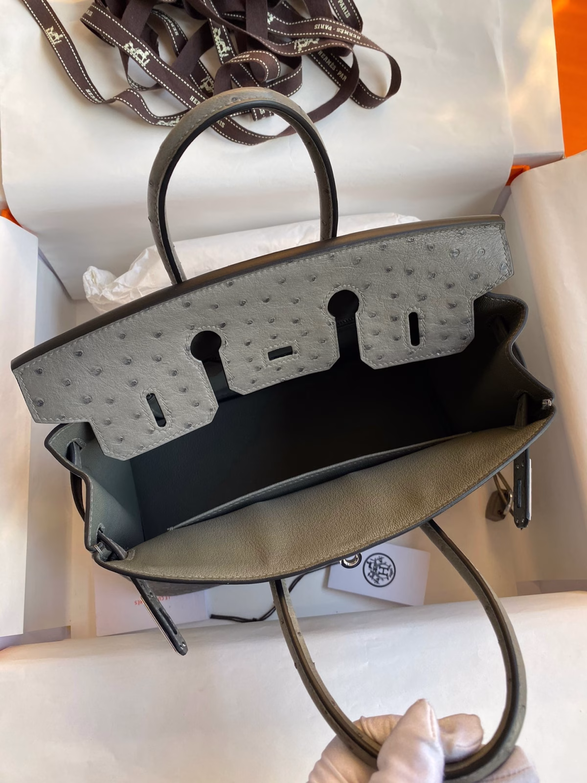 Hermes Birkin 25 Retourne Handmade Bag In Gris Tourterelle Ostrich Leather - Image 2