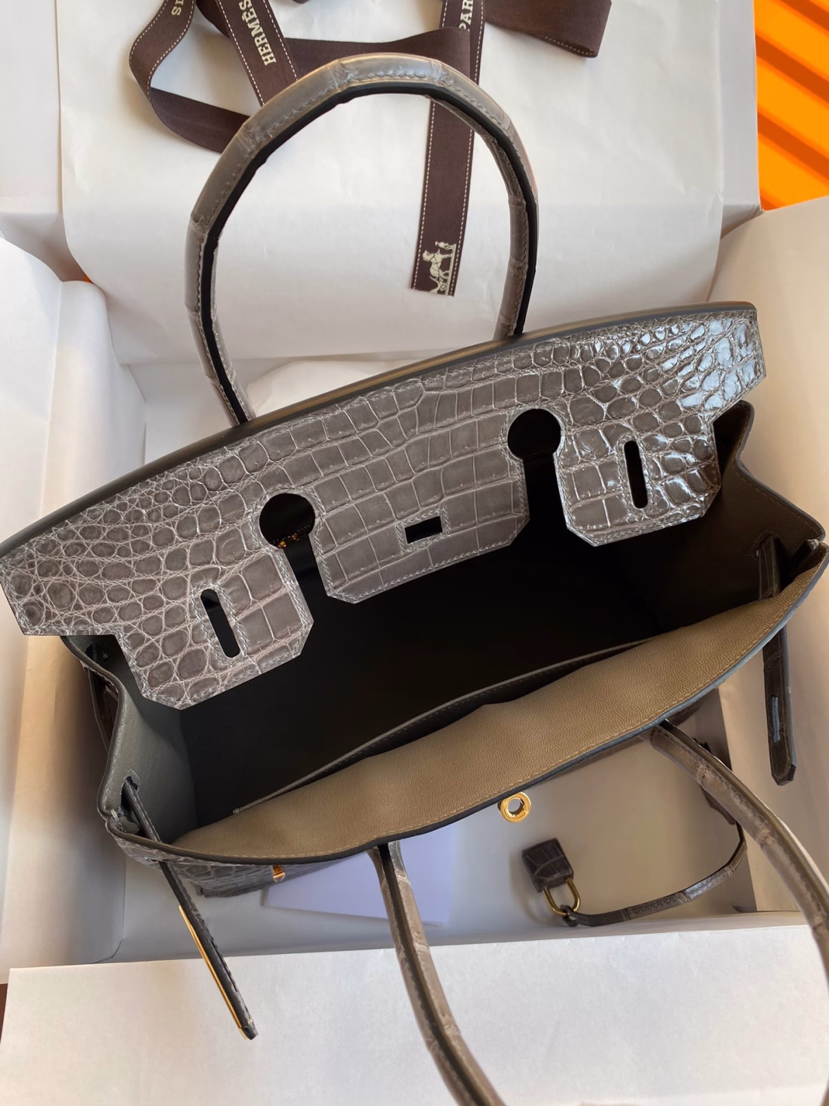 Hermes Birkin 30 Handmade Bag In Gris Tourterelle Crocodile Niloticus Shiny Skin - Image 3