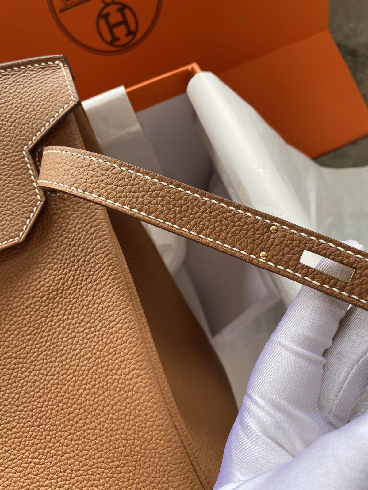 Hermes Birkin 35 Retourne Handmade Bag In Gold Clemence Leather - Image 5