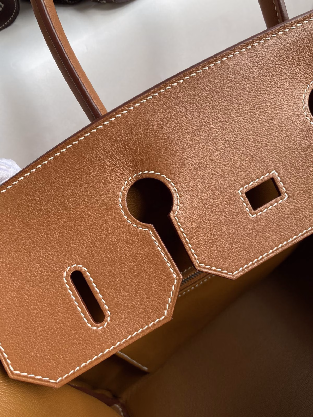 Hermes Birkin 35 Handmade Bag In Toile & Gold Swift Leather - Image 4