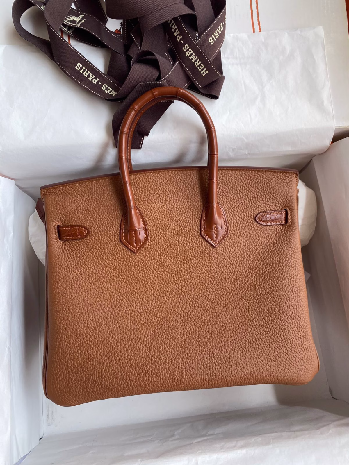 Hermes Touch Birkin 25 Bag in Gold Togo and Matte Alligator Leather - Image 6