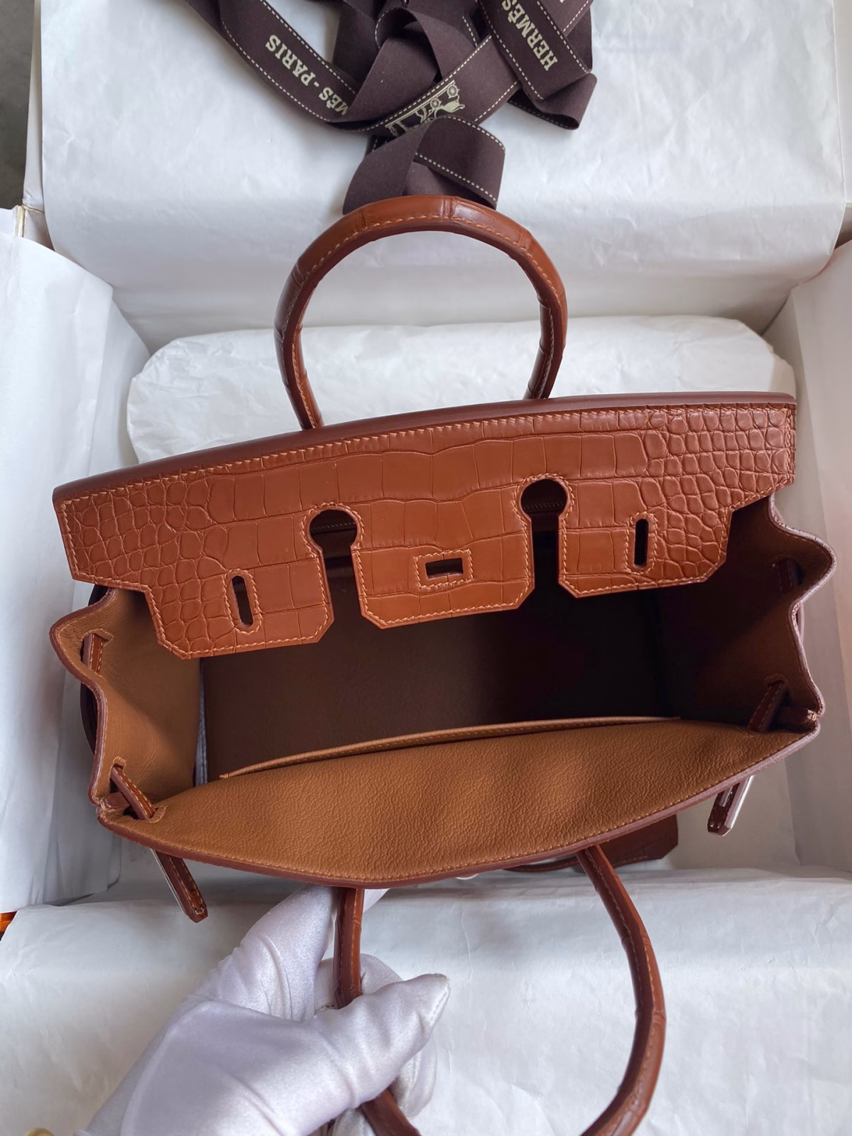 Hermes Touch Birkin 25 Bag in Gold Togo and Matte Alligator Leather - Image 3
