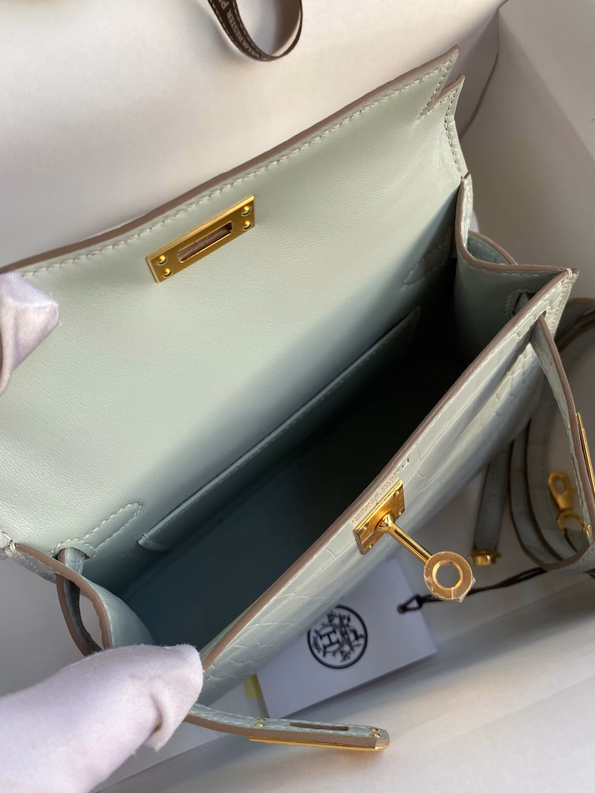 Hermes Kelly Mini II Sellier Handmade Bag In Blue Glacier Matte Alligator Leather - Image 4