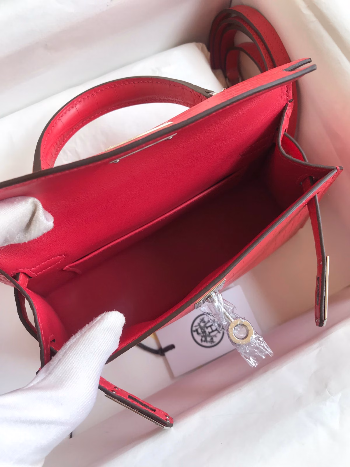 Hermes Kelly Mini II Sellier Handmade Bag In Rose Extreme Matte Alligator Leather - Image 4