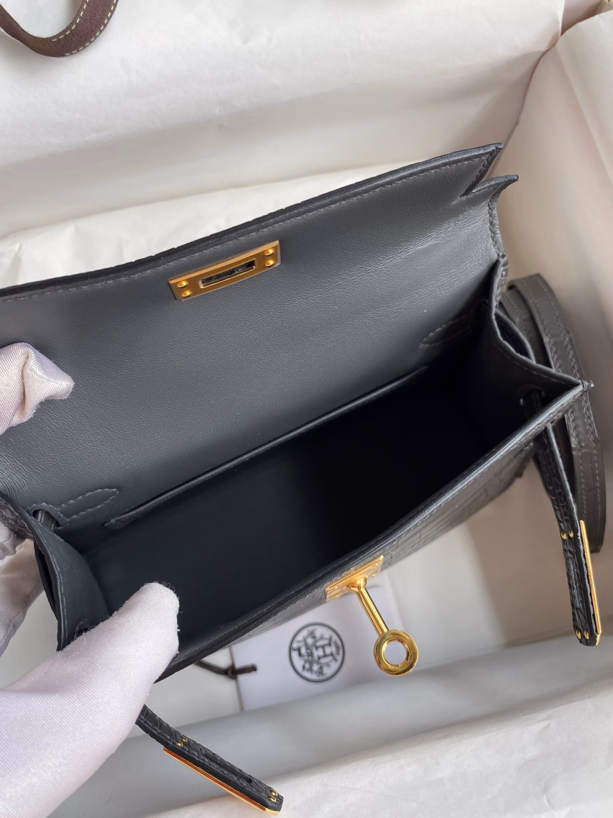 Hermes Kelly Mini II Sellier Handmade Bag In Graphite Matte Alligator Leather - Image 5