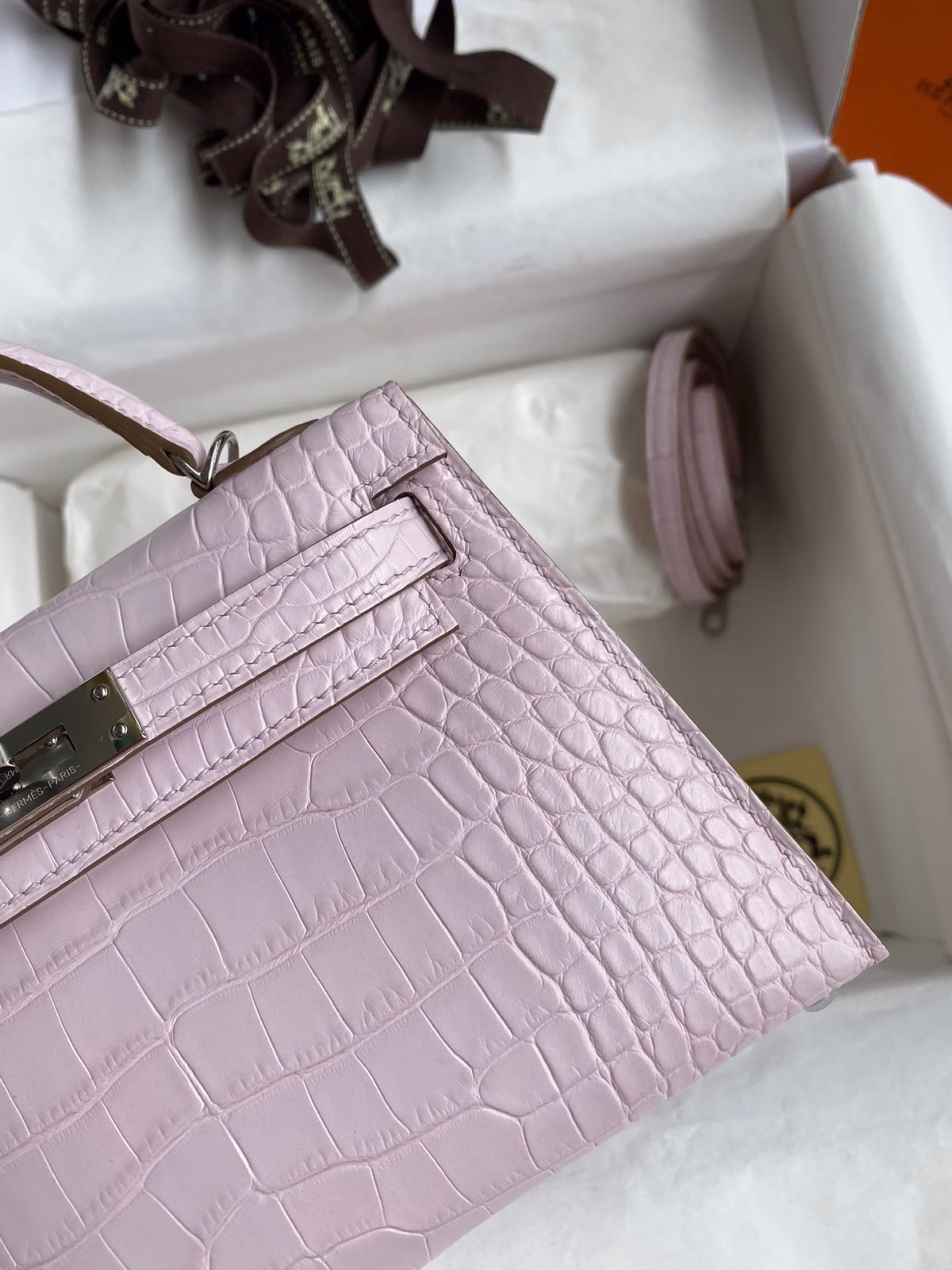 Hermes Kelly Mini II Sellier Handmade Bag In Mauve Pale Matte Alligator Leathe - Image 3