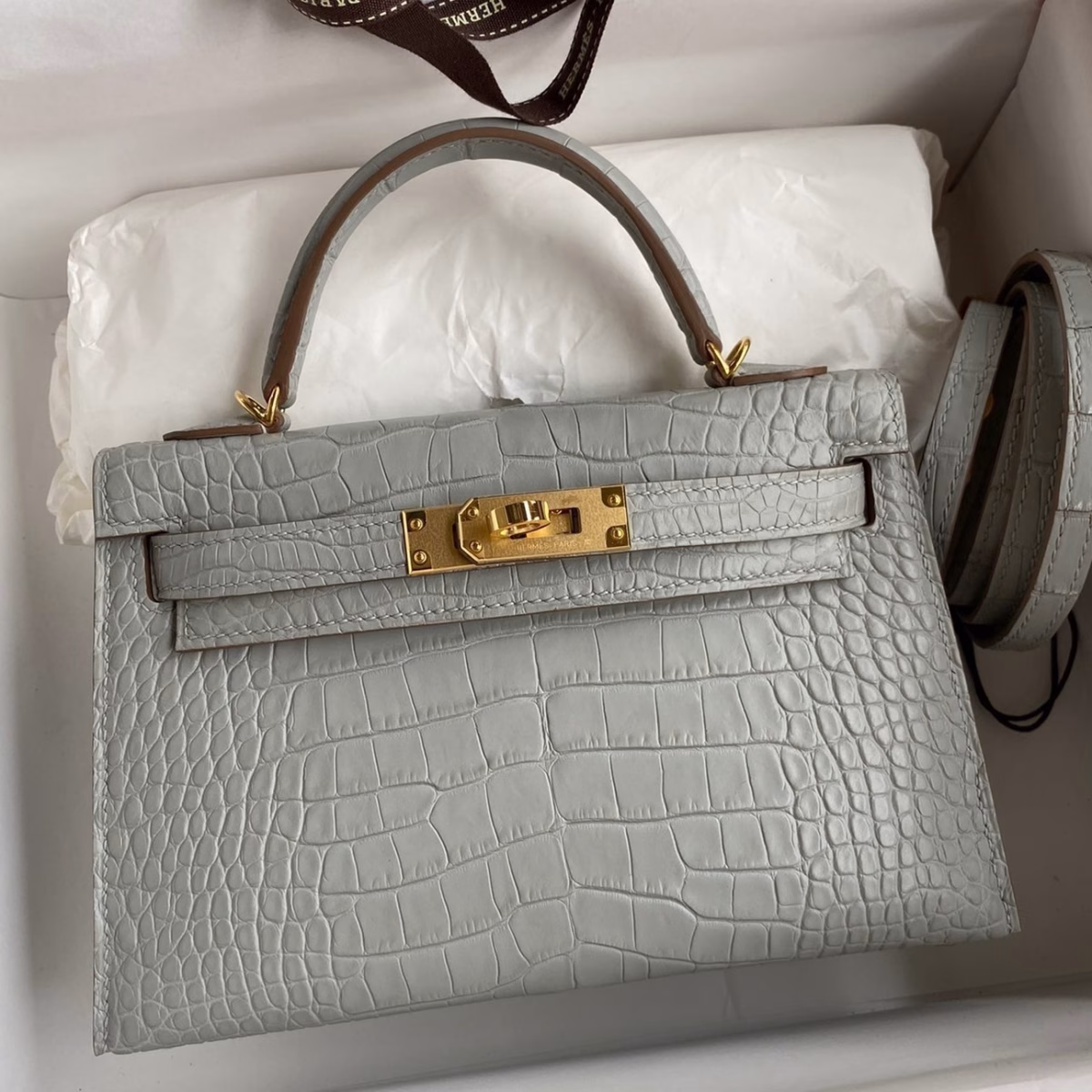 Hermes Kelly Mini II Sellier Handmade Bag In Pearl Grey Matte Alligator Leather - Image 1