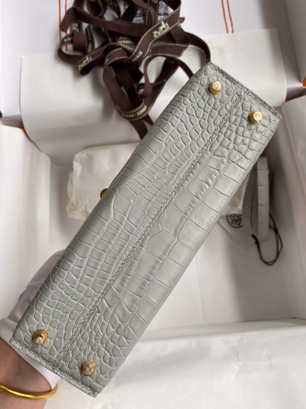 Hermes Kelly Mini II Sellier Handmade Bag In Pearl Grey Matte Alligator Leather - Image 7