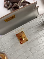 Hermes Kelly Mini II Sellier Handmade Bag In Pearl Grey Matte Alligator Leather - Image 4