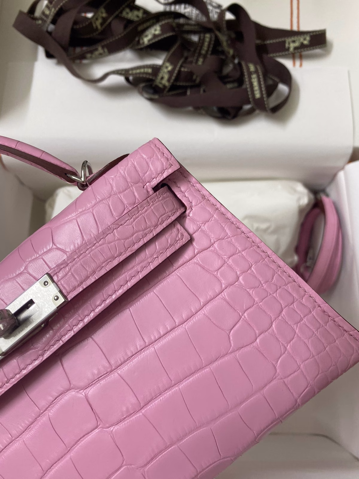 Hermes Kelly Mini II Sellier Handmade Bag In Mauve Sylvestre Matte Alligator Leather - Image 8