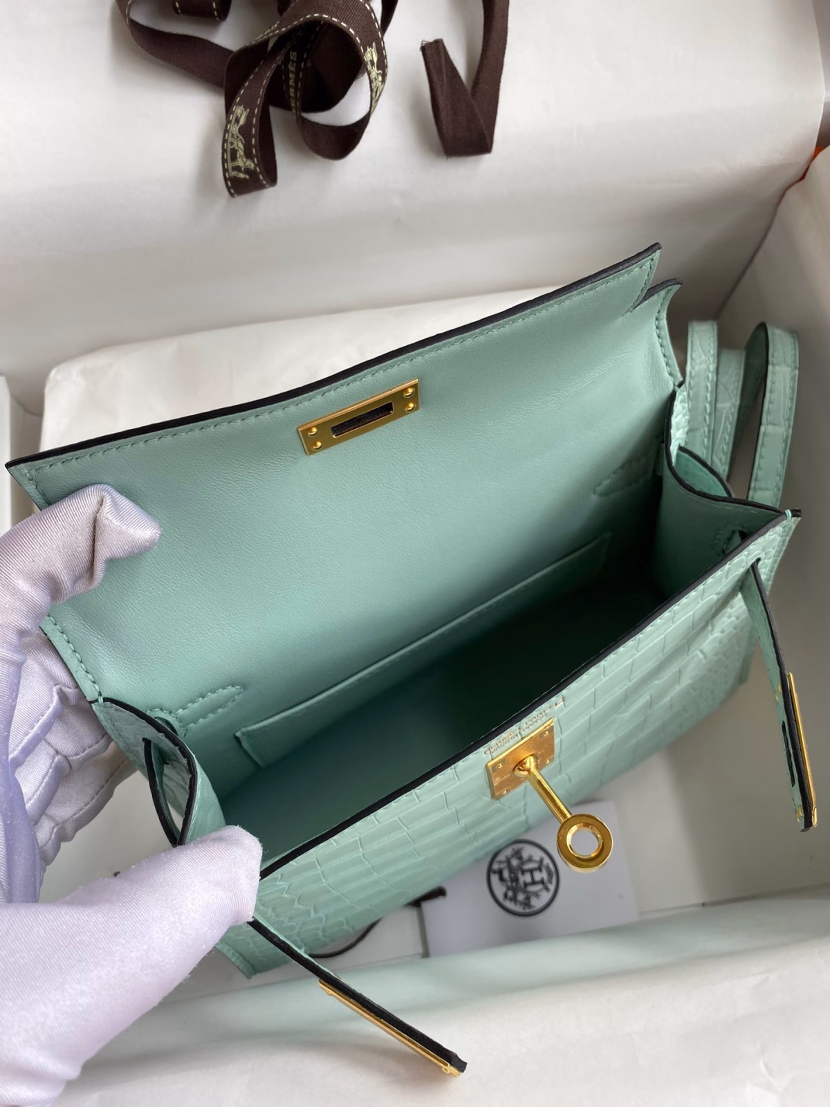 Hermes Kelly Mini II Sellier Handmade Bag In Vert D'eau Matte Alligator Leather - Image 5