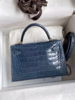 Hermes Kelly Mini II Sellier Handmade Bag In Colvert Shiny Alligator Leather - Image 6