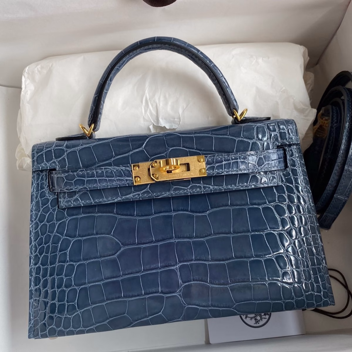 Hermes Kelly Mini II Sellier Handmade Bag In Colvert Shiny Alligator Leather - Image 1