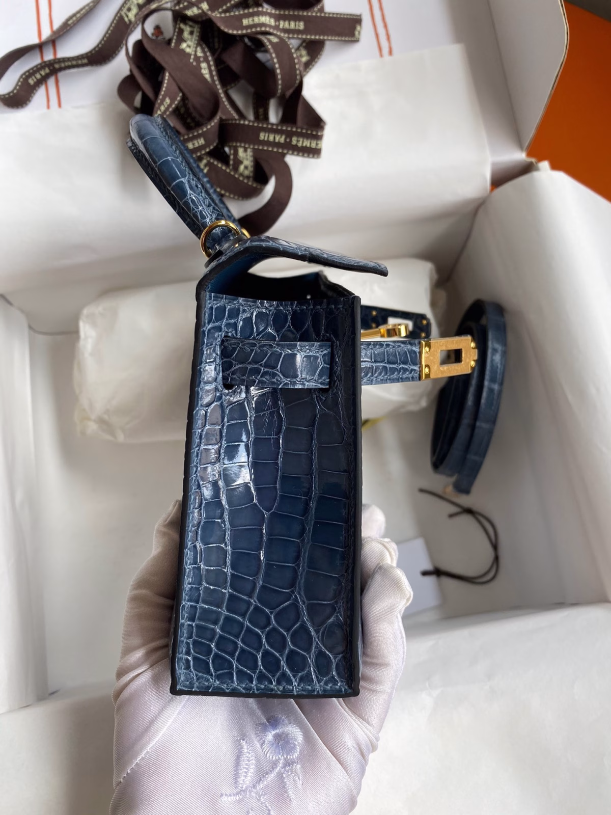 Hermes Kelly Mini II Sellier Handmade Bag In Colvert Shiny Alligator Leather - Image 2