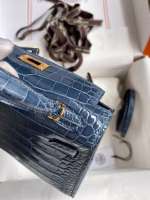 Hermes Kelly Mini II Sellier Handmade Bag In Colvert Shiny Alligator Leather - Image 3