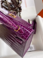 Hermes Kelly Mini II Sellier Handmade Bag In Purple Shiny Alligator Leather - Image 4