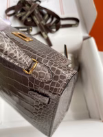 Hermes Kelly Mini II Sellier Handmade Bag In Gris Tourterelle Shiny Alligator Leather - Image 9