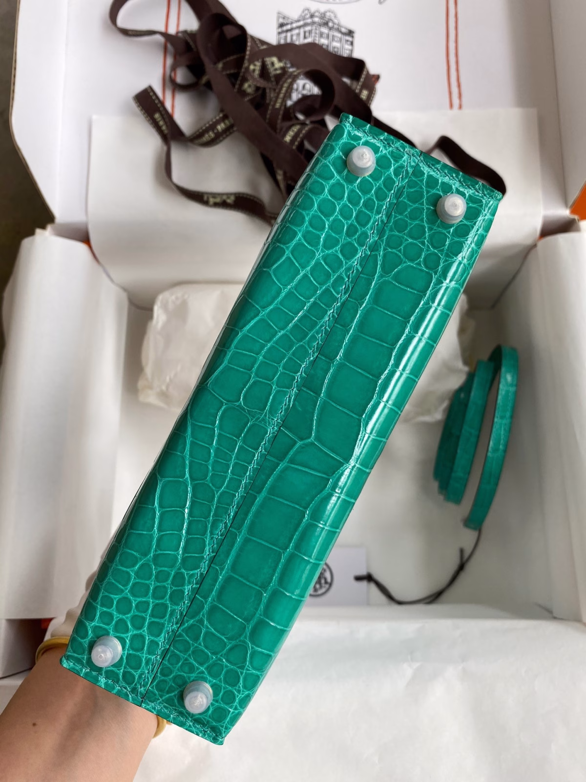 Hermes Kelly Mini II Sellier Handmade Bag In Vert Jude Shiny Alligator Leather - Image 9
