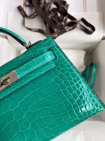 Hermes Kelly Mini II Sellier Handmade Bag In Vert Jude Shiny Alligator Leather - Image 8