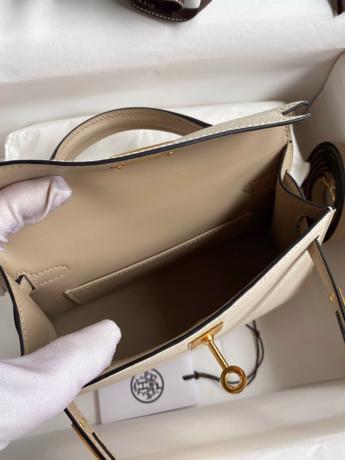 Hermes Kelly Mini II Sellier Bicolor Handmade Bag in Craie and Trench Epsom Calfskin - Image 8