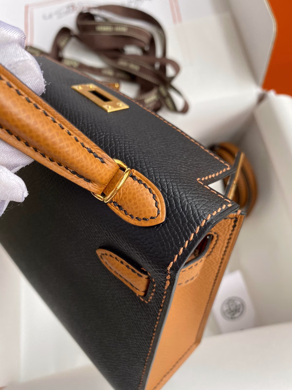 Hermes Kelly Mini II Sellier Bicolor Handmade Bag in Black and Gold Epsom Calfskin - Image 5