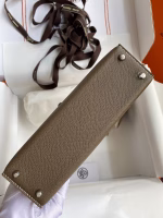 Hermes Kelly Mini II Sellier Bicolor Handmade Bag in Taupe and Craie Epsom Calfskin - Image 7