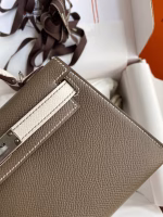 Hermes Kelly Mini II Sellier Bicolor Handmade Bag in Taupe and Craie Epsom Calfskin - Image 9