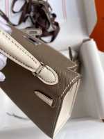 Hermes Kelly Mini II Sellier Bicolor Handmade Bag in Taupe and Craie Epsom Calfskin - Image 3