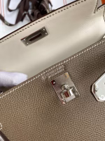 Hermes Kelly Mini II Sellier Bicolor Handmade Bag in Taupe and Craie Epsom Calfskin - Image 5