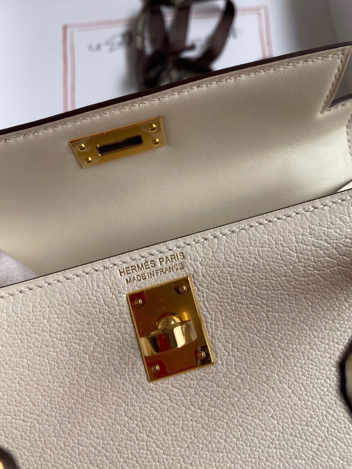 Hermes Kelly Mini II Sellier Handmade Bag In Nata Chevre Mysore Leather - Image 4