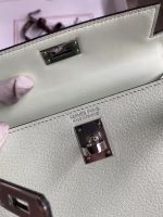 Hermes Kelly Mini II Sellier Handmade Bag In Vert Fizz Chevre Mysore Leather - Image 2