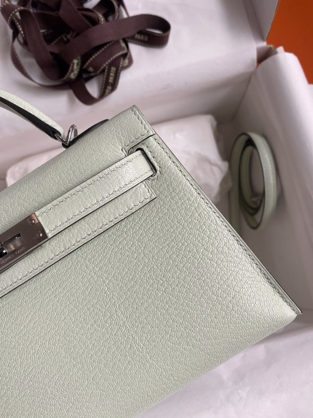 Hermes Kelly Mini II Sellier Handmade Bag In Vert Fizz Chevre Mysore Leather - Image 4