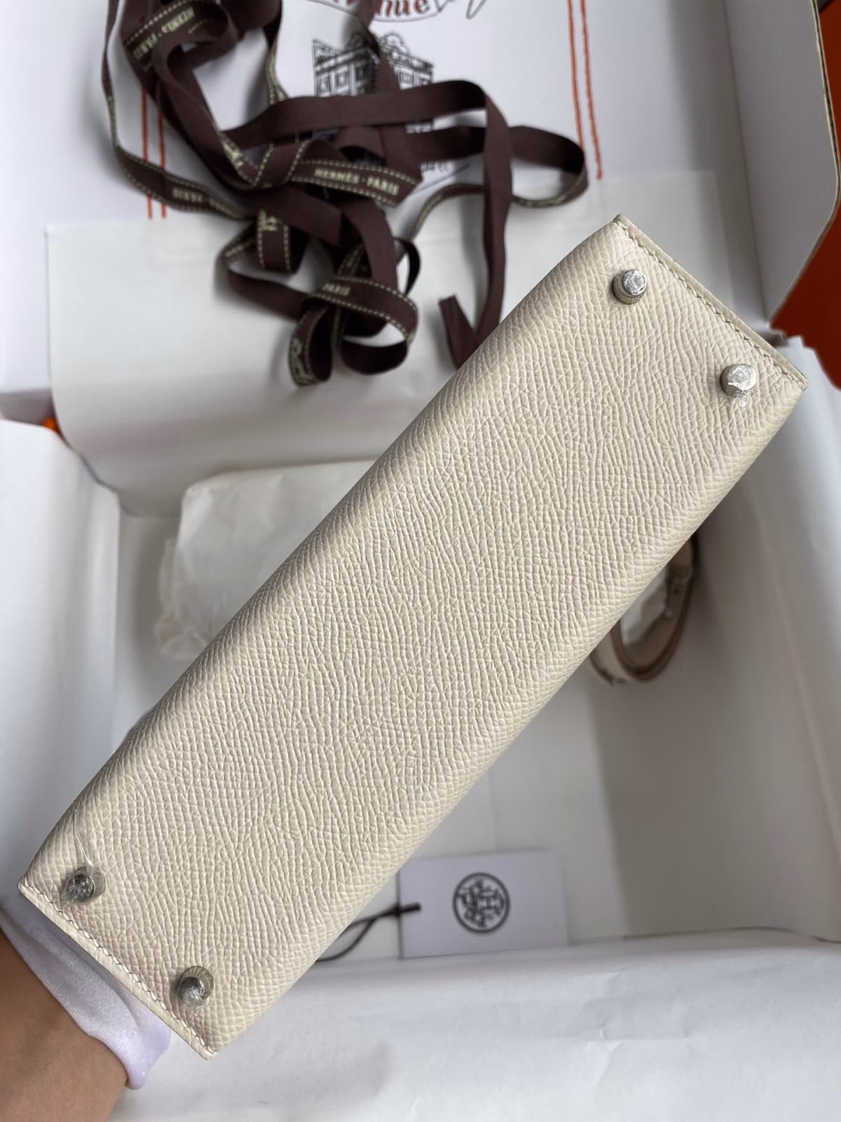 Hermes Kelly Mini II Sellier Handmade Bag In Craie Epsom Calfskin - Image 7