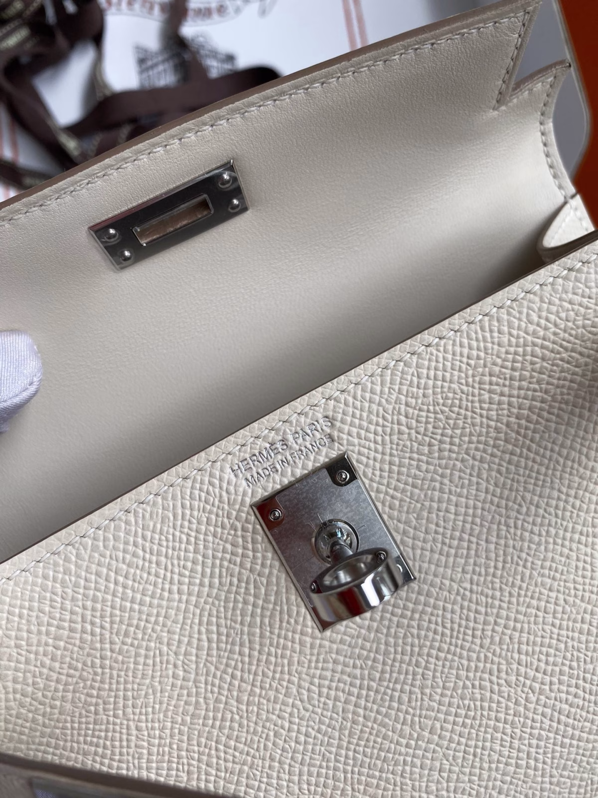 Hermes Kelly Mini II Sellier Handmade Bag In Craie Epsom Calfskin - Image 4