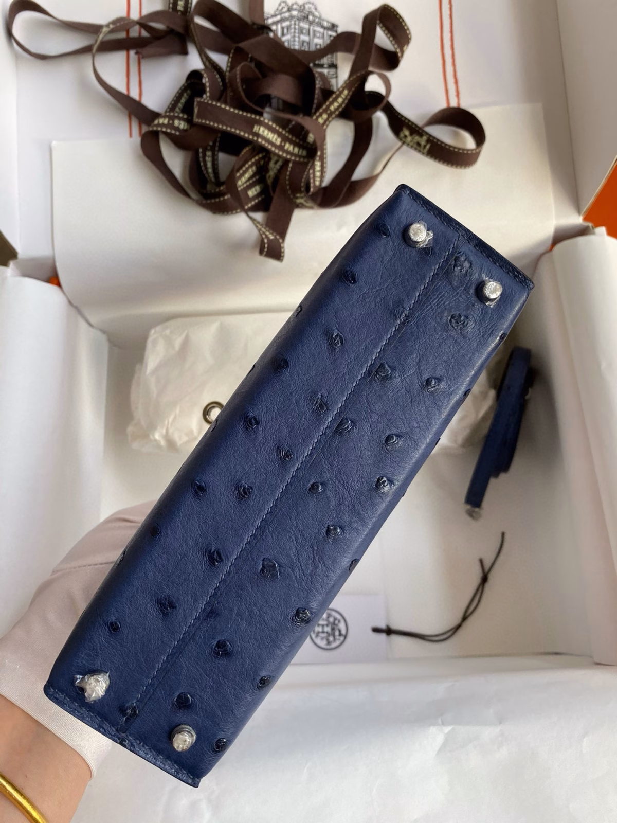Hermes Kelly Mini II Sellier Handmade Bag In Blue Iris Ostrich Leather - Image 6