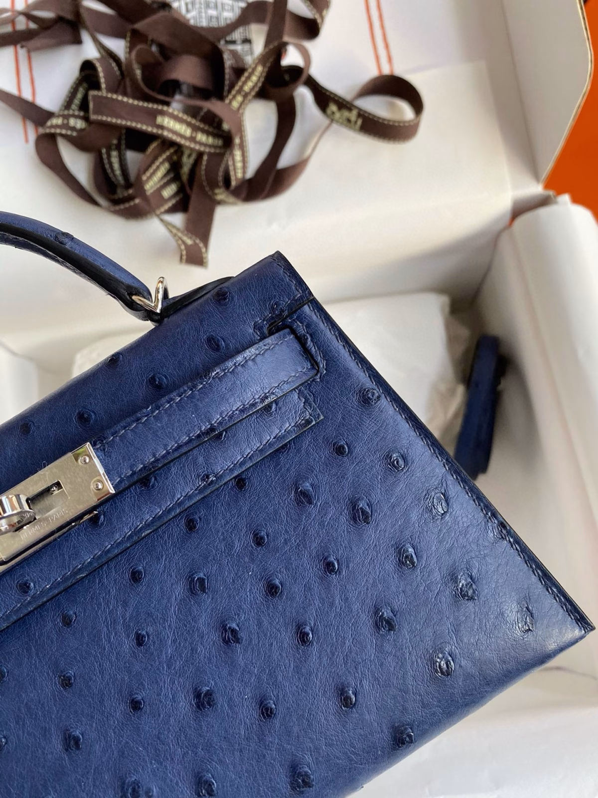 Hermes Kelly Mini II Sellier Handmade Bag In Blue Iris Ostrich Leather - Image 9