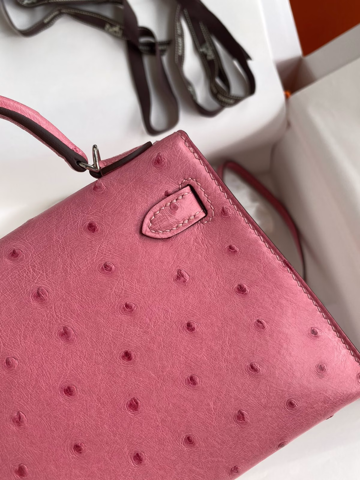 Hermes Kelly Mini II Sellier Handmade Bag In Bubblegum Ostrich Leather - Image 9