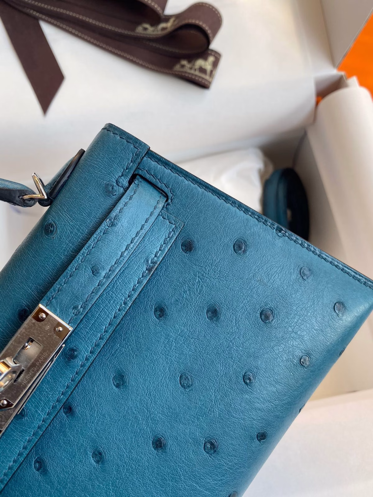 Hermes Kelly Mini II Sellier Handmade Bag In Colvert Ostrich Leather - Image 8