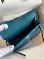 Hermes Kelly Mini II Sellier Handmade Bag In Colvert Ostrich Leather - Image 5