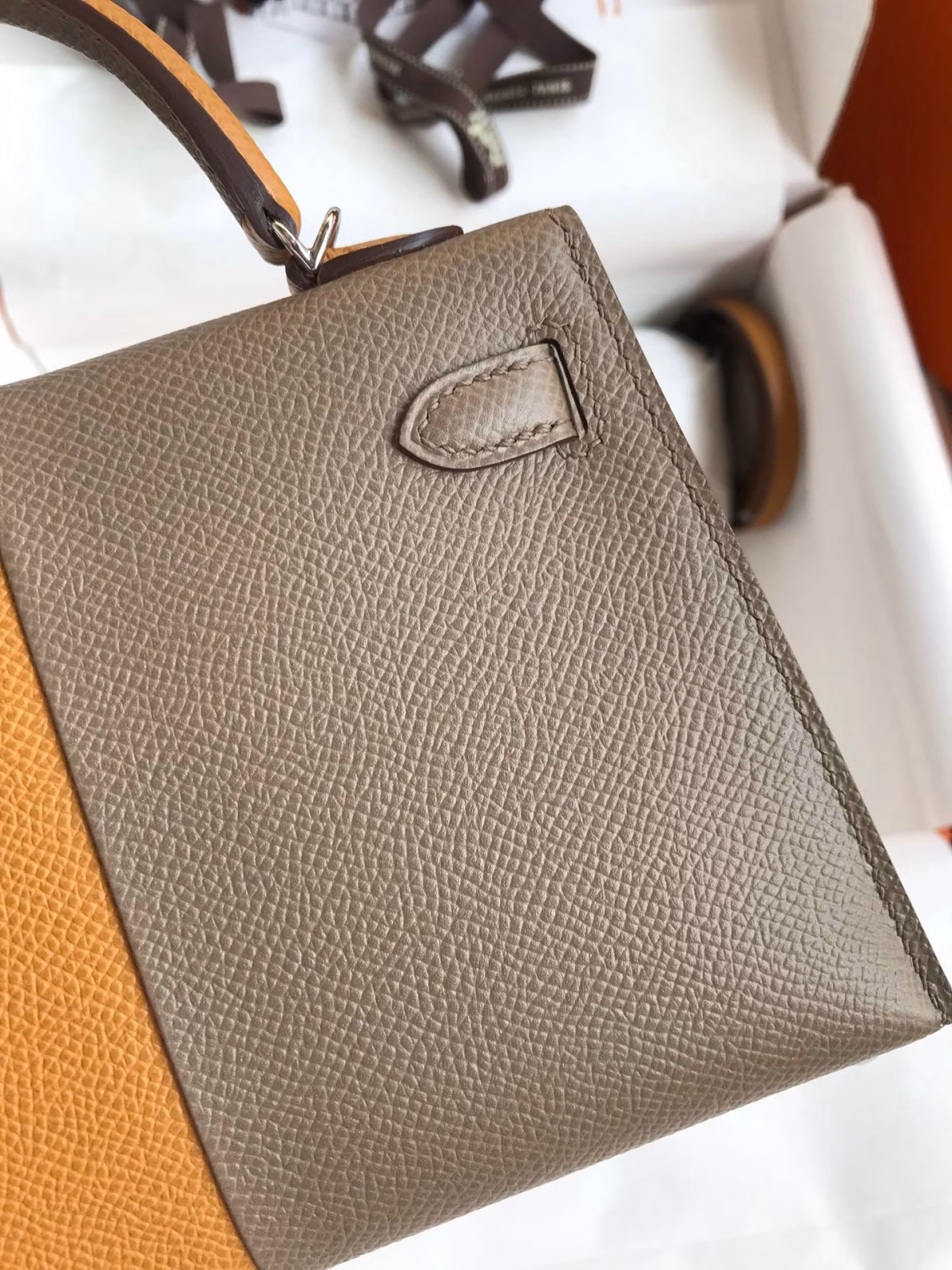 Hermes Kelly Mini II Sellier Tri-color Bag In Taupe/Sesame/Blue Nuit Epsom Calfskin - Image 9