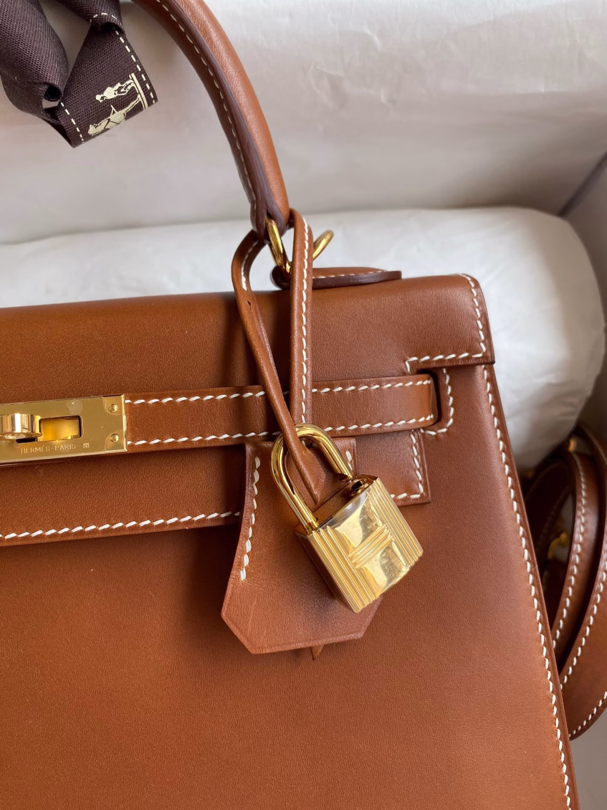 Hermes Kelly Sellier 25 Handmade Bag In Gold Barenia Calfskin - Image 7