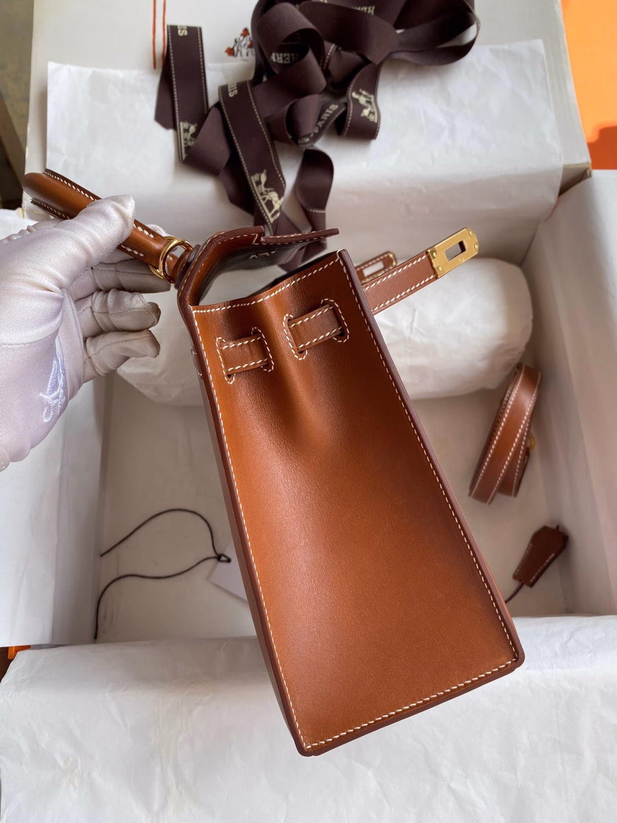 Hermes Kelly Sellier 25 Handmade Bag In Gold Barenia Calfskin - Image 8