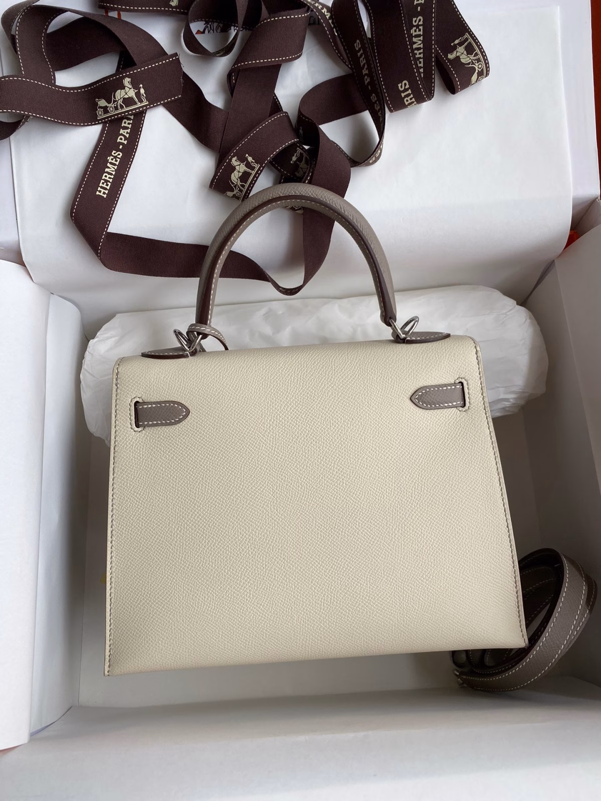 Hermes Kelly Sellier 25 Bicolor Bag in Craie and Gris Asphalt Epsom Calfskin - Image 2
