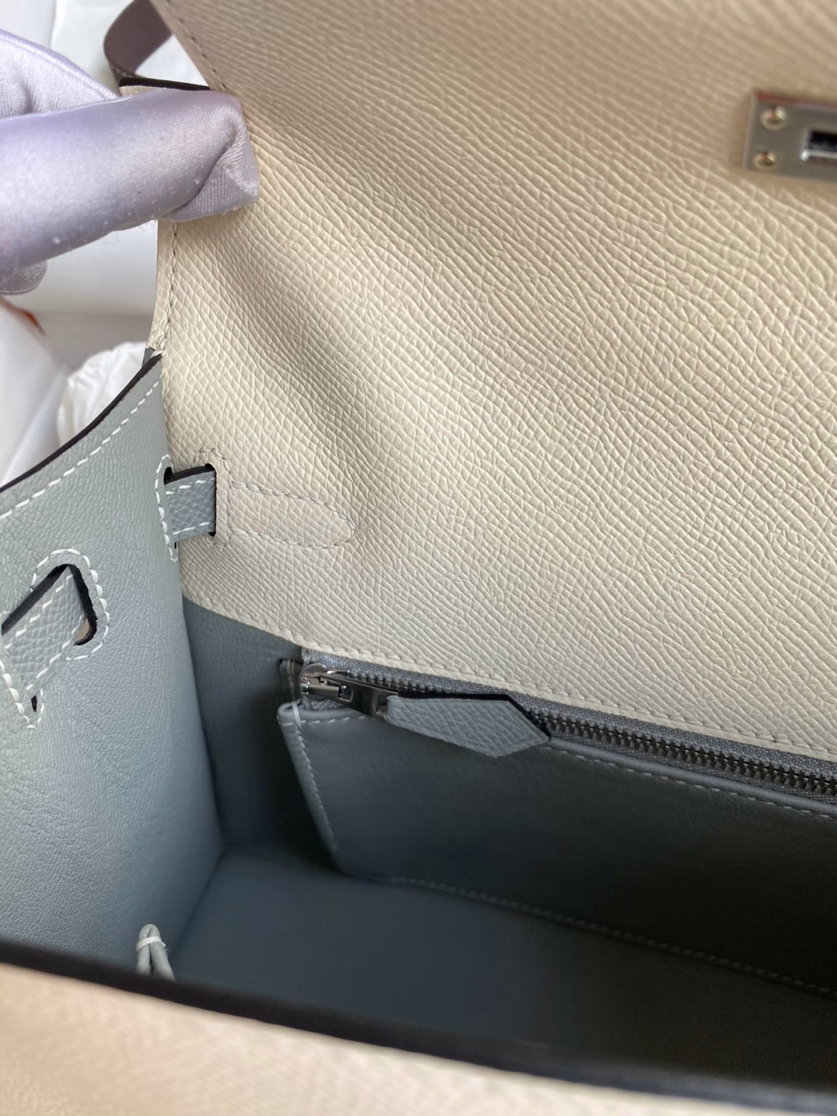 Hermes Kelly Sellier 25 Bicolor Bag in Craie and Gris Mouette Epsom Calfskin - Image 9